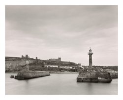 Whitby Piers 1100px.jpg
