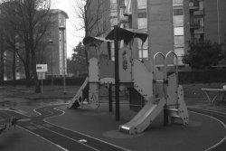 rollei 35, dev R09 1.25 4' 20°.jpg