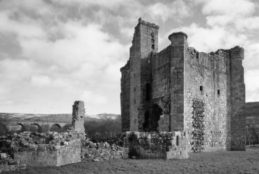 2024-2-13 Edlingham Castle, Horseman L45, Foma 100, EI100, 90mm, EuroHC Dil B 6m, 001-Edit.jpg